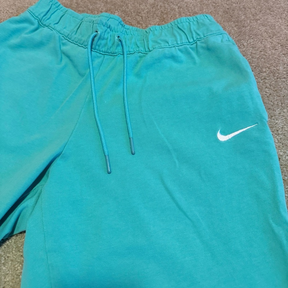 Nike Women Sportswear Easy Fit Jogger Pant DM6419-369 - Picture 2 of 8